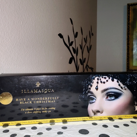 🖤Illamasqua Limited Edition Set - Picture 7 of 7